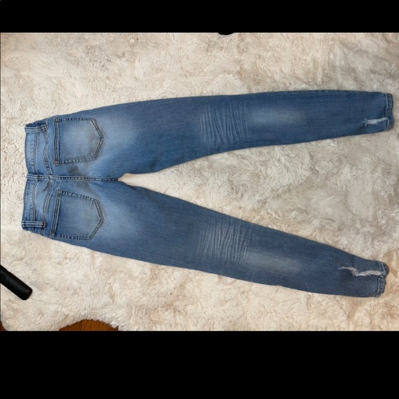 Buckle Daytrip Jeans Size 24R - Picture 2 of 2
